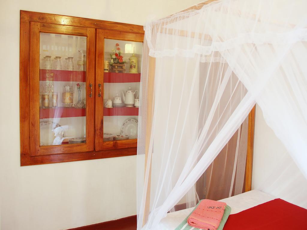 Hotel Desitha Family House Mirissa Esterno foto