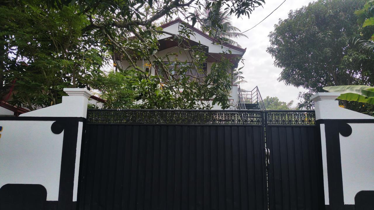 Hotel Desitha Family House Mirissa Esterno foto